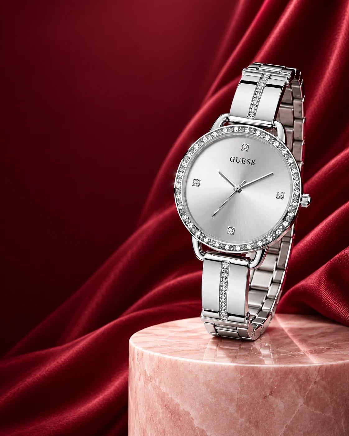 GUESS saat koleksiyonu için gerçek katalog modeli referanslı marka bannerı